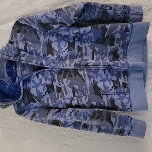 L.L.Bean Girls.  Sherpa Lined Camo Blue Jacket with Hood. Large 14/16.